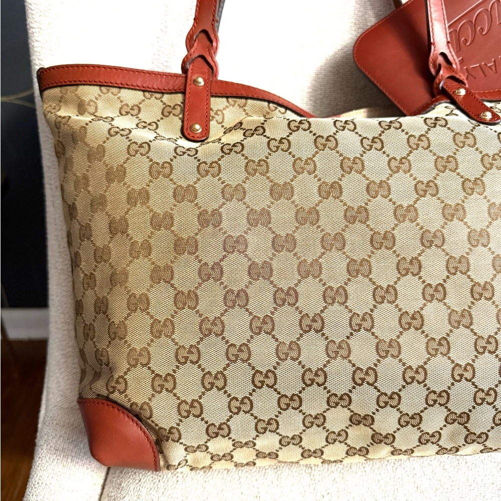 Gucci authentic brown canvas tote bag with brown leather with clutch - Picture 14 of 15